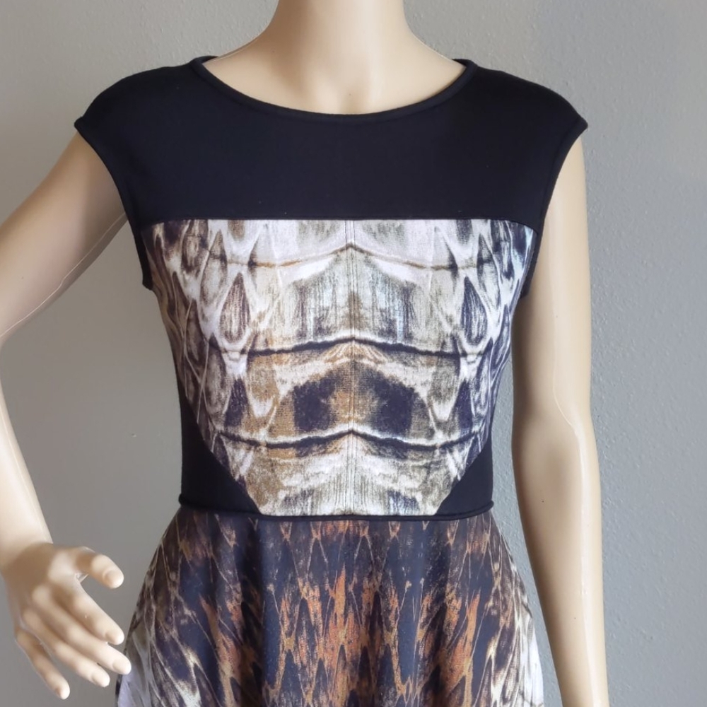 VINCE CAMUTO MULTICOLOR SLEEVELESS  DRESS SZ 2 - Picture 2 of 15